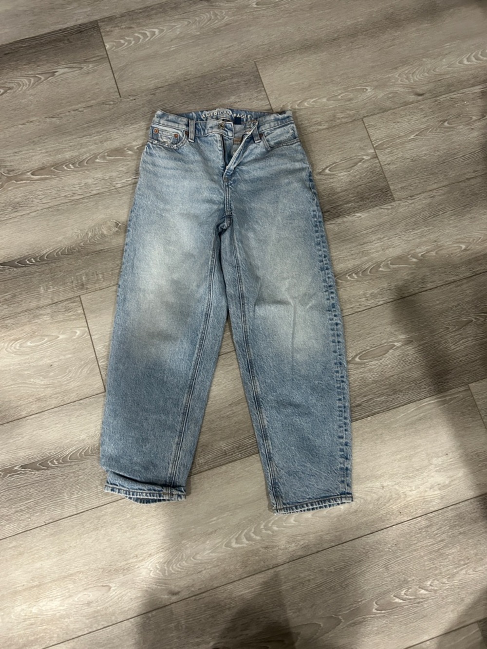 American Eagle Outfitters Light Blue High-Rise Relaxed Jeans